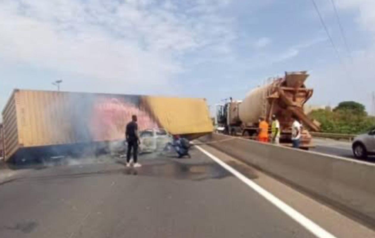 Autoroute de l’Avenir : La circulation perturbée par un camion renversé