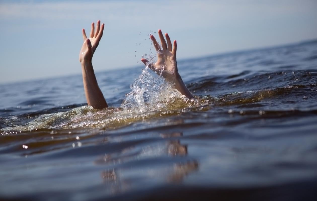 Drame à la plage de Malika : un lycéen perd la vie par noyade sous les yeux impuissants de ses camarades