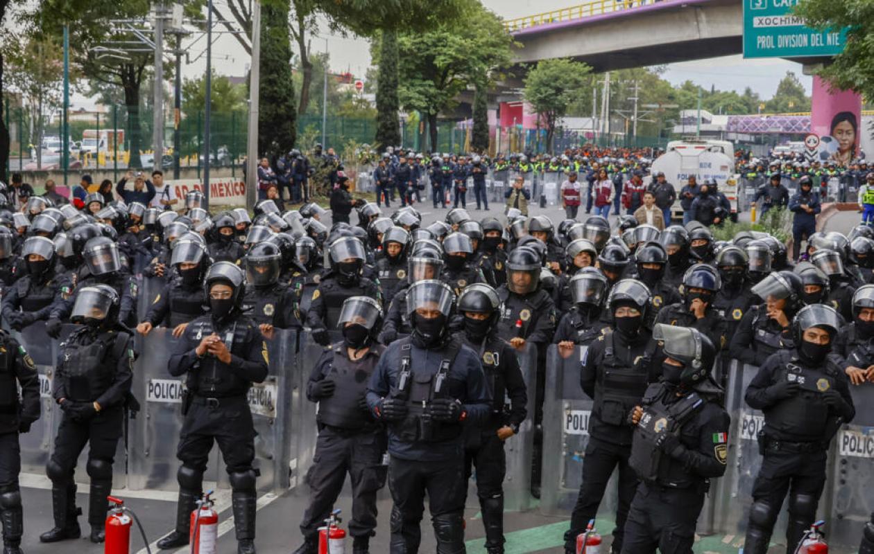 Mondial-2026: heurts entre manifestants et police à l'extérieur du stade Azteca de Mexico