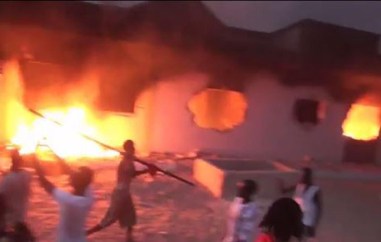 Touba : un maçon incendie sa maison et blesse grièvement un policier