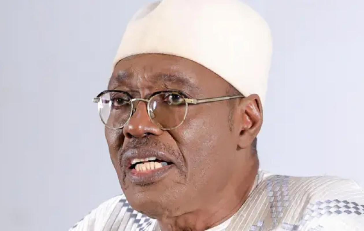 Cameroun: l'opposant en exil Issa Tchiroma Bakary porte plainte en France contre Paul Biya