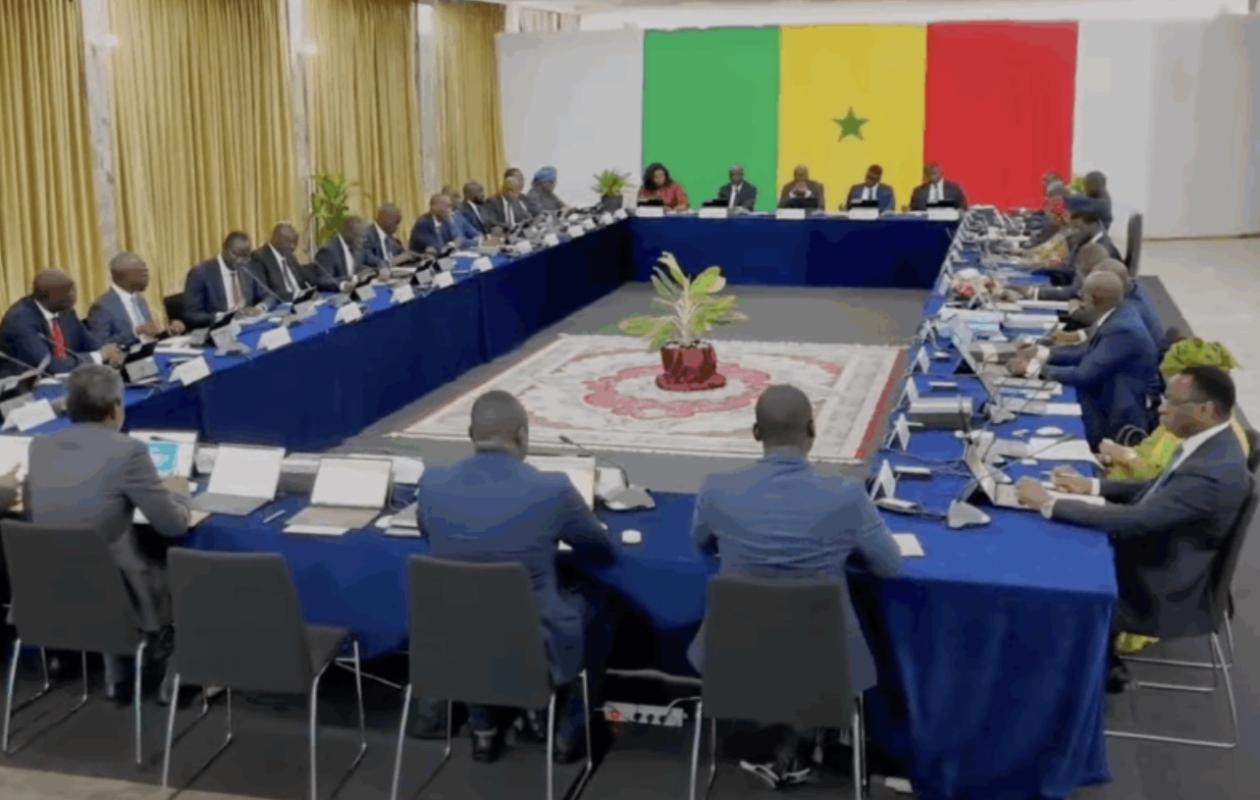 Conseil des ministres : Le gouvernement valide la loi de finances rectificative 2026 et d'autres réformes