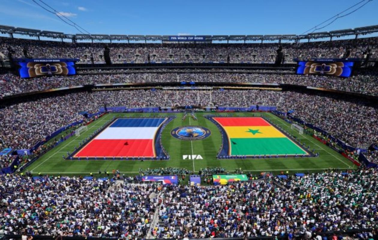 «Deux pays africains» : accusé de propos racistes pendant le match entre la France et le Sénégal, le commentateur argentin dénonce une manipulation
