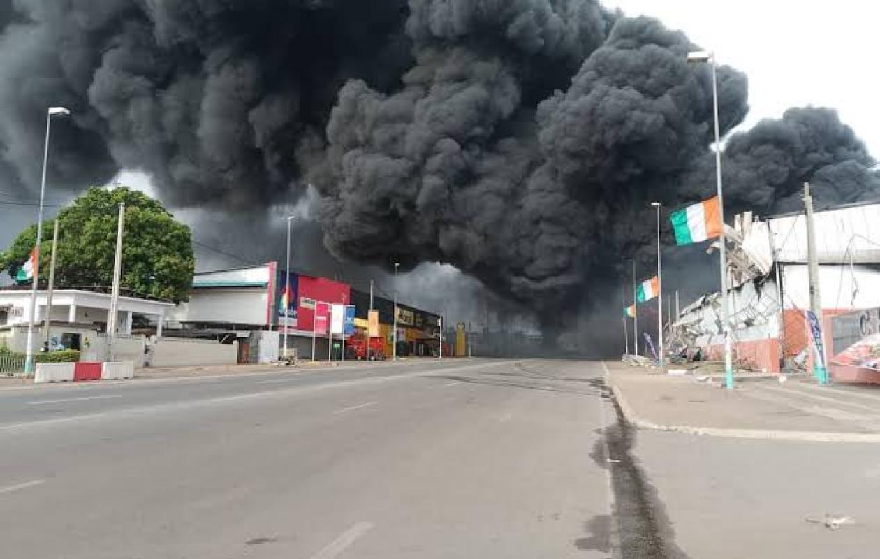 Côte d’Ivoire : un incendie ravage un magasin China Mall à Abidjan
