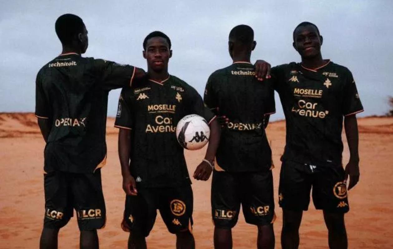 Ligue 2 française : Le FC Metz célèbre sa belle histoire avec le football sénégalais à travers son nouveau maillot