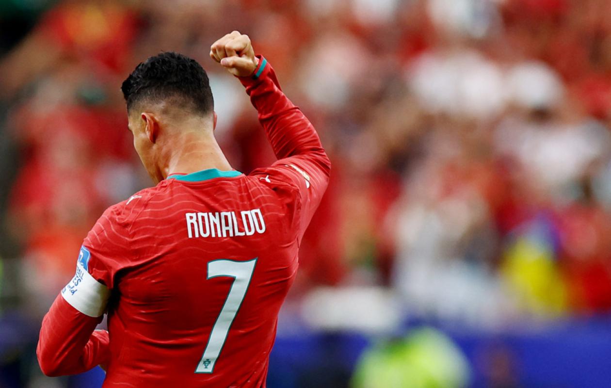 Foot: Cristiano Ronaldo devient le premier joueur à marquer lors de six Coupes du monde