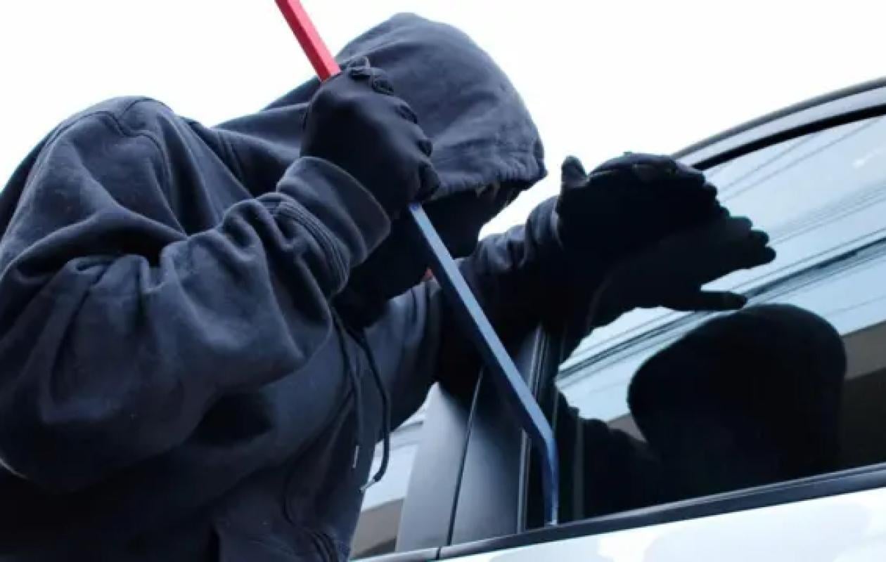 Pacte en cellule : l'incroyable méthode des voleurs de voitures de Mbour