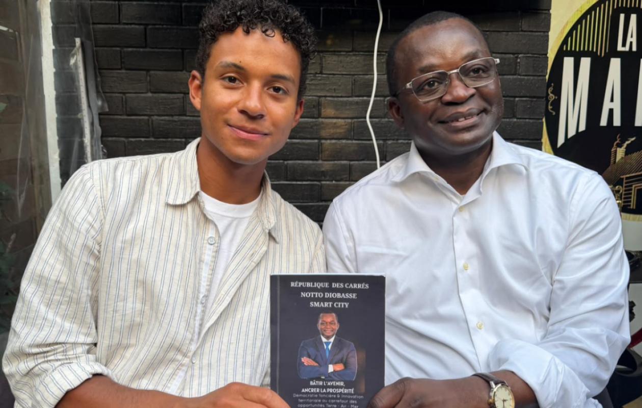Paris : Alioune Sarr dédicace son livre à Jaafar Jackson et prépare sa venue au Sénégal