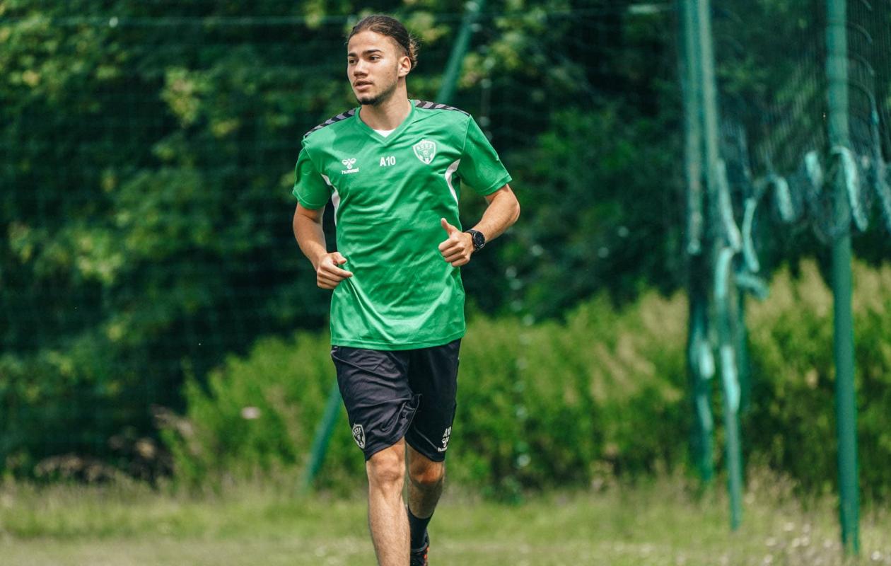 Ligue 2: Saint-Étienne annonce la mort du jeune Kenzo Kies, deux jours après s'être noyé dans le Rhône