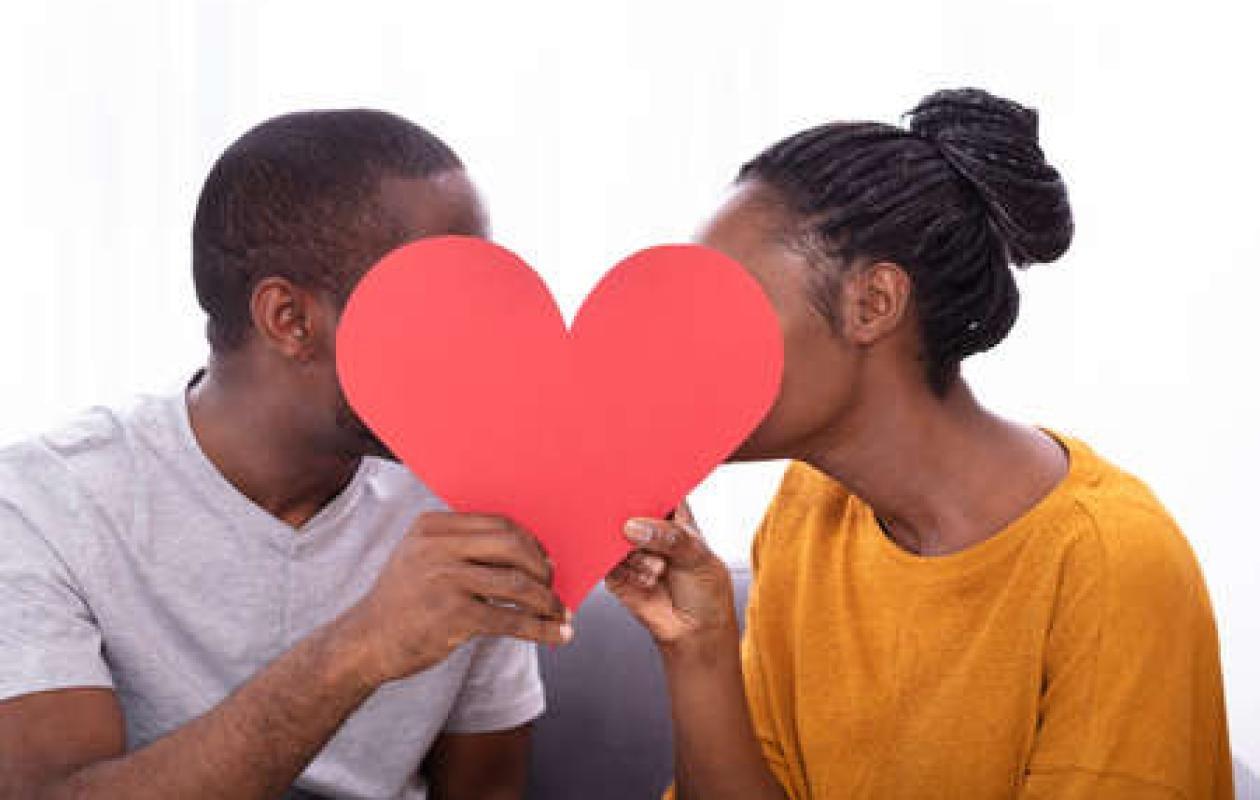 L'amour au temps des réseaux sociaux : Entre illusions numériques, ruptures et réussites