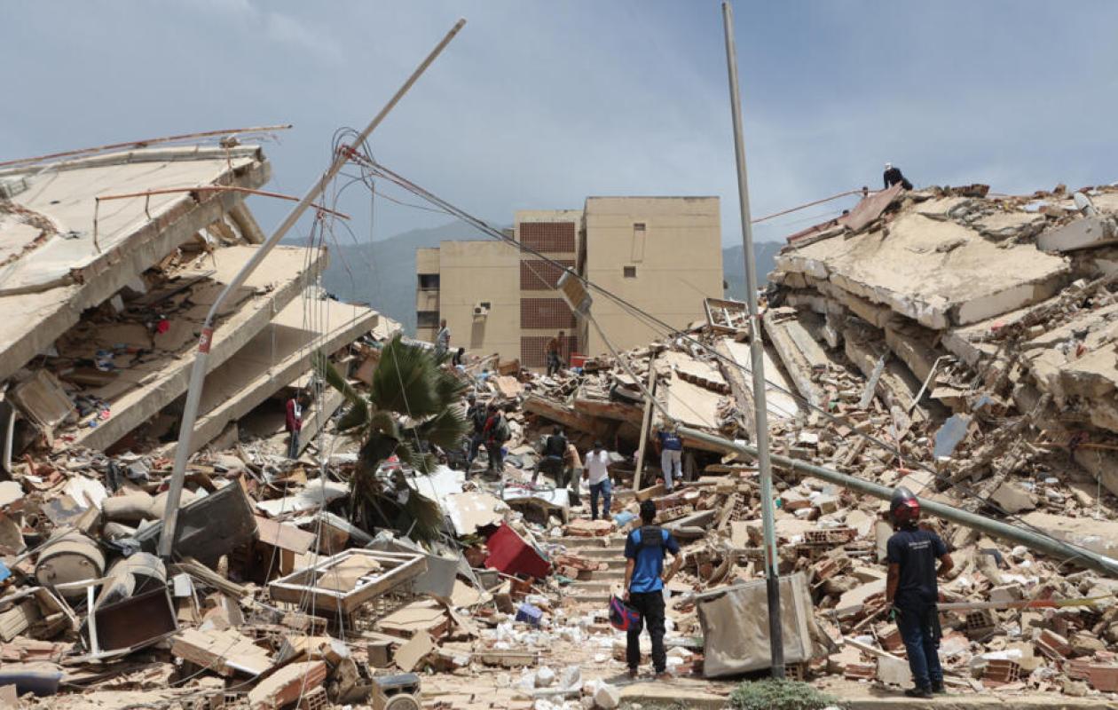 Séismes au Venezuela: le bilan s'alourdit à 920 morts