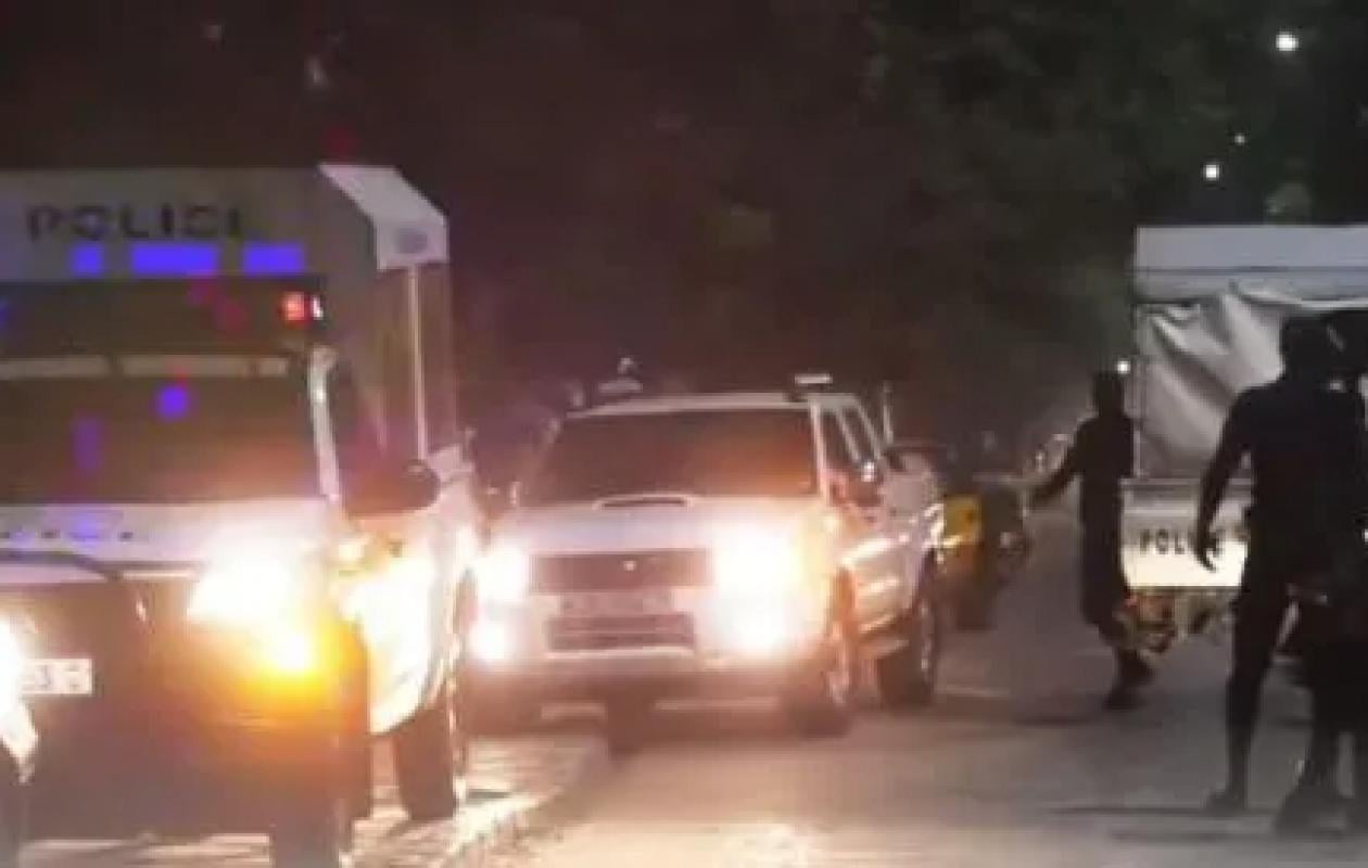 Keur Massar : une foule attaque la police pour empêcher des arrestations