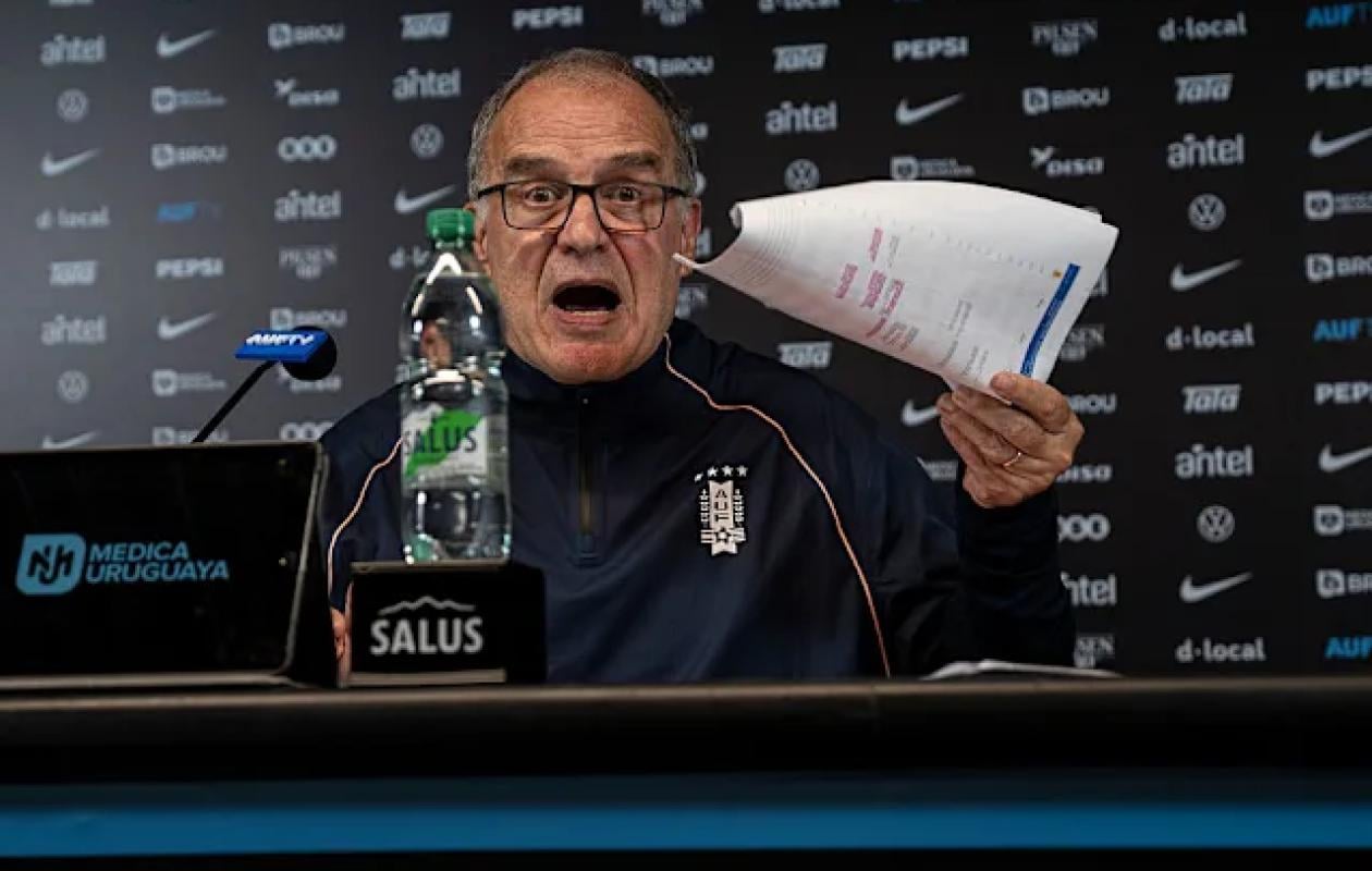 Uruguay : Marcelo Bielsa démissionne et dévoile les coulisses de l'échec au Mondial 2026