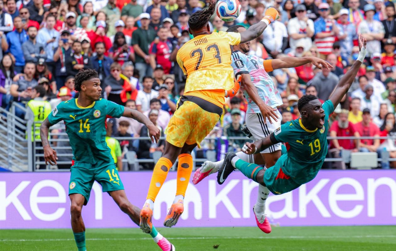 Belgique-Sénégal: "A quoi sert l'arbitrage vidéo?", y avait-il une poussette de Tielemans avant son but de l'égalisation?