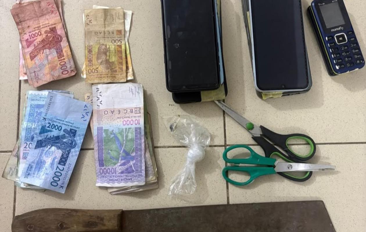 Ouest Foire : la BRS de Dakar démantèle un réseau de trafic de drogue à ciel ouvert , neuf interpellés