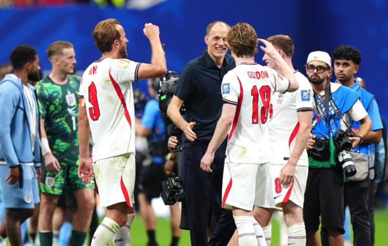 Hôtel tenu secret, remèdes naturels pour le sommeil... le dispositif de l'Angleterre contre les nuisances des supporters mexicains