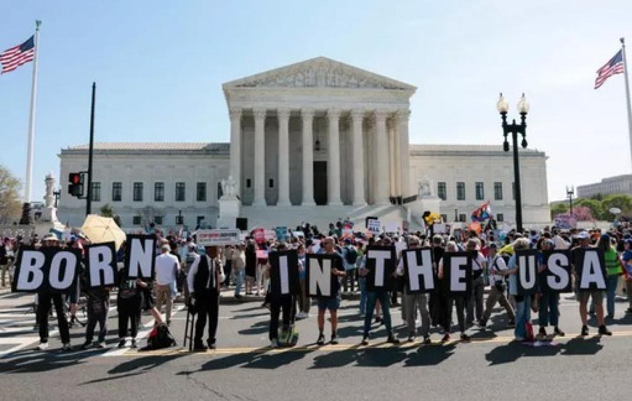 La Cour suprême américaine sanctuarise le droit du sol, un revers majeur pour Trump