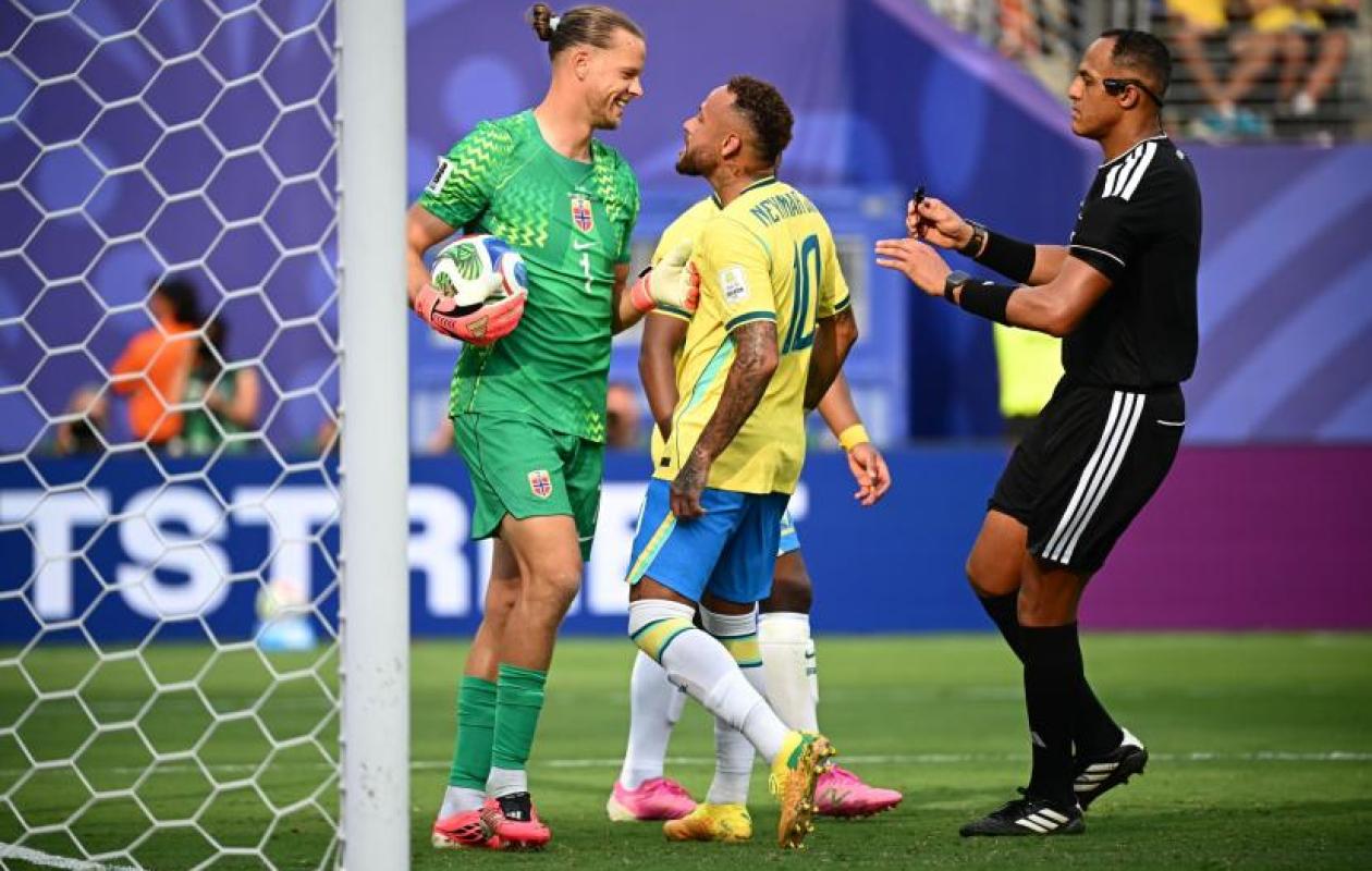 Tensions lors du match Brésil- Norvège :  Ce que Neymar a dit au gardien Nyland après avoir marqué son pénalty