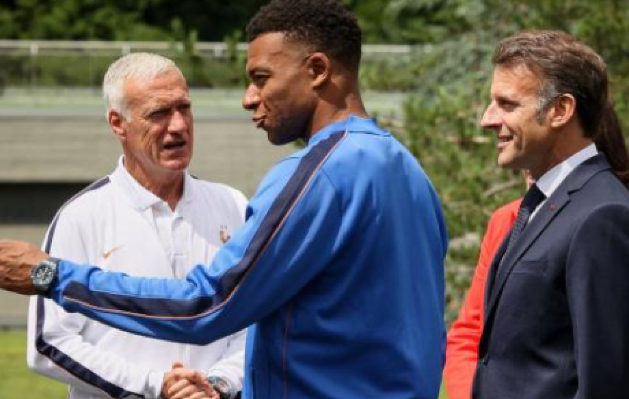 Macron apporte son soutien à Mbappé face aux "attaques racistes" d'une sénatrice paraguayenne