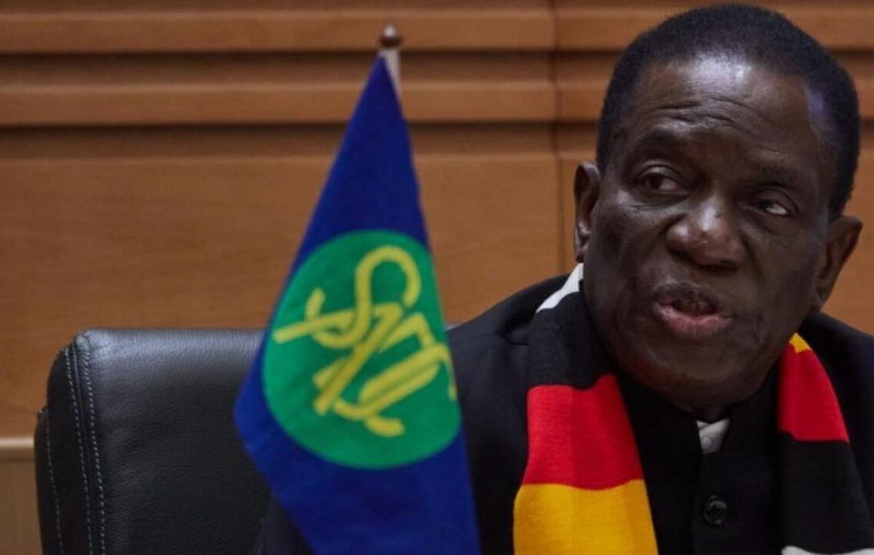 Le président du Zimbabwe promulgue une réforme constitutionnelle prolongeant son mandat de deux ans