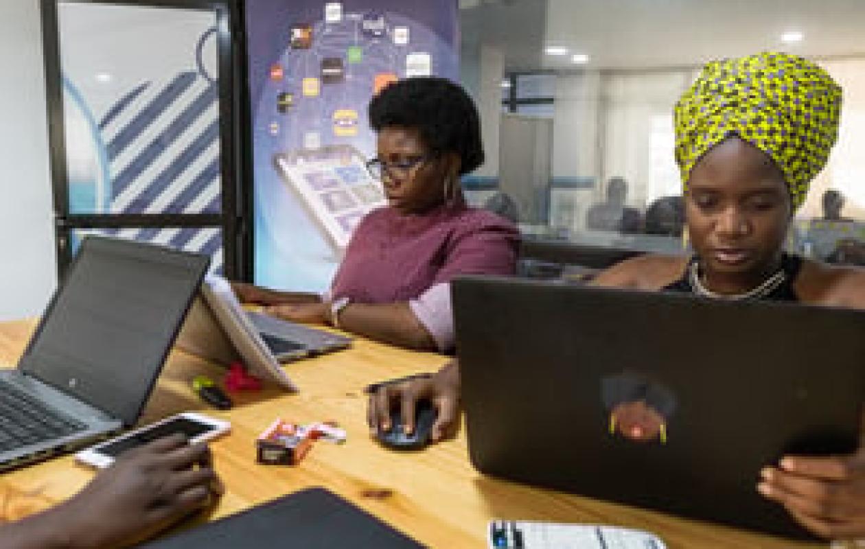 Technologies numériques : Le programme Jigeen Gëstu Digital forme les femmes aux outils de l'intelligence artificielle