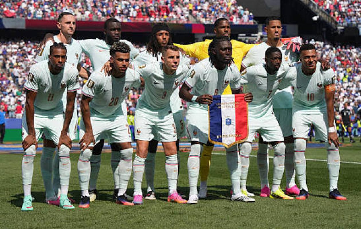 Coupe du monde 2026 : Mariano Rajoy déclenche une vive polémique avec des propos visant l’équipe de France