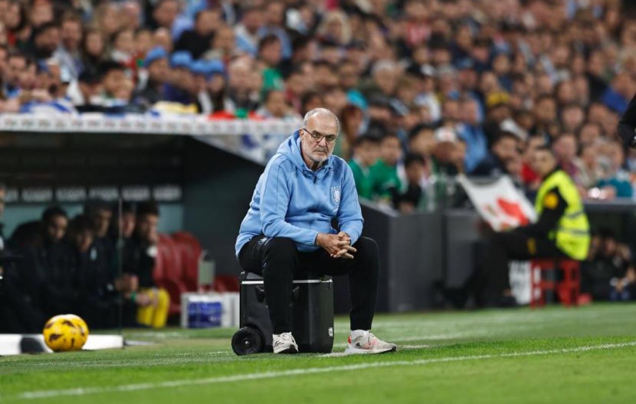 Marcelo Bielsa viré après le Mondial raté de l’Uruguay, son successeur est une légende de la Céleste