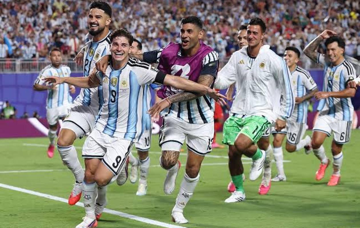 Coupe du monde 2026 : L’Argentine surclasse l’Angleterre et rejoint l’Espagne pour une finale de rêve