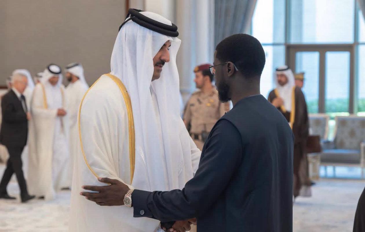 Doha : Le Président Bassirou Diomaye Faye présente ses condoléances à l'Émir du Qatar