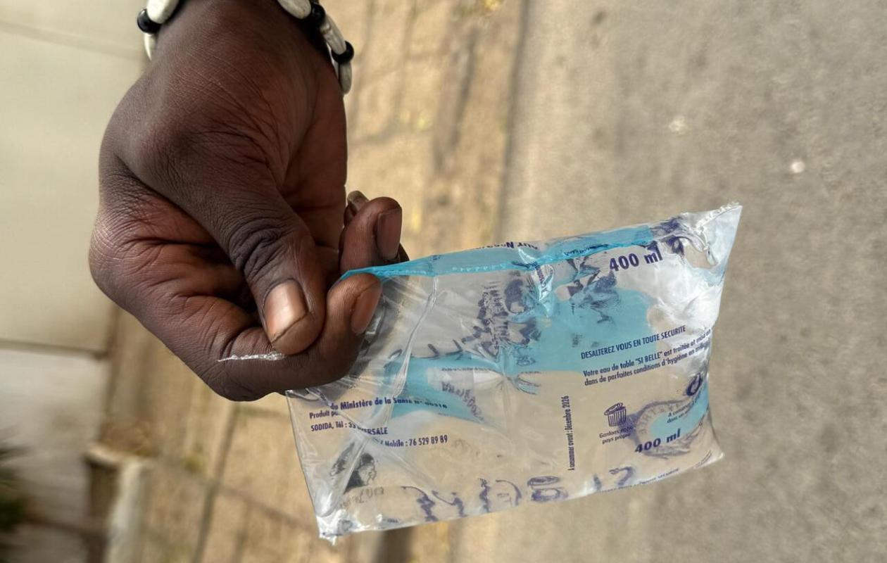 Production illégale d'eau : Le collectif des acteurs d'eau en sachet dénonce la prolifération d'usines clandestines dans le Nord
