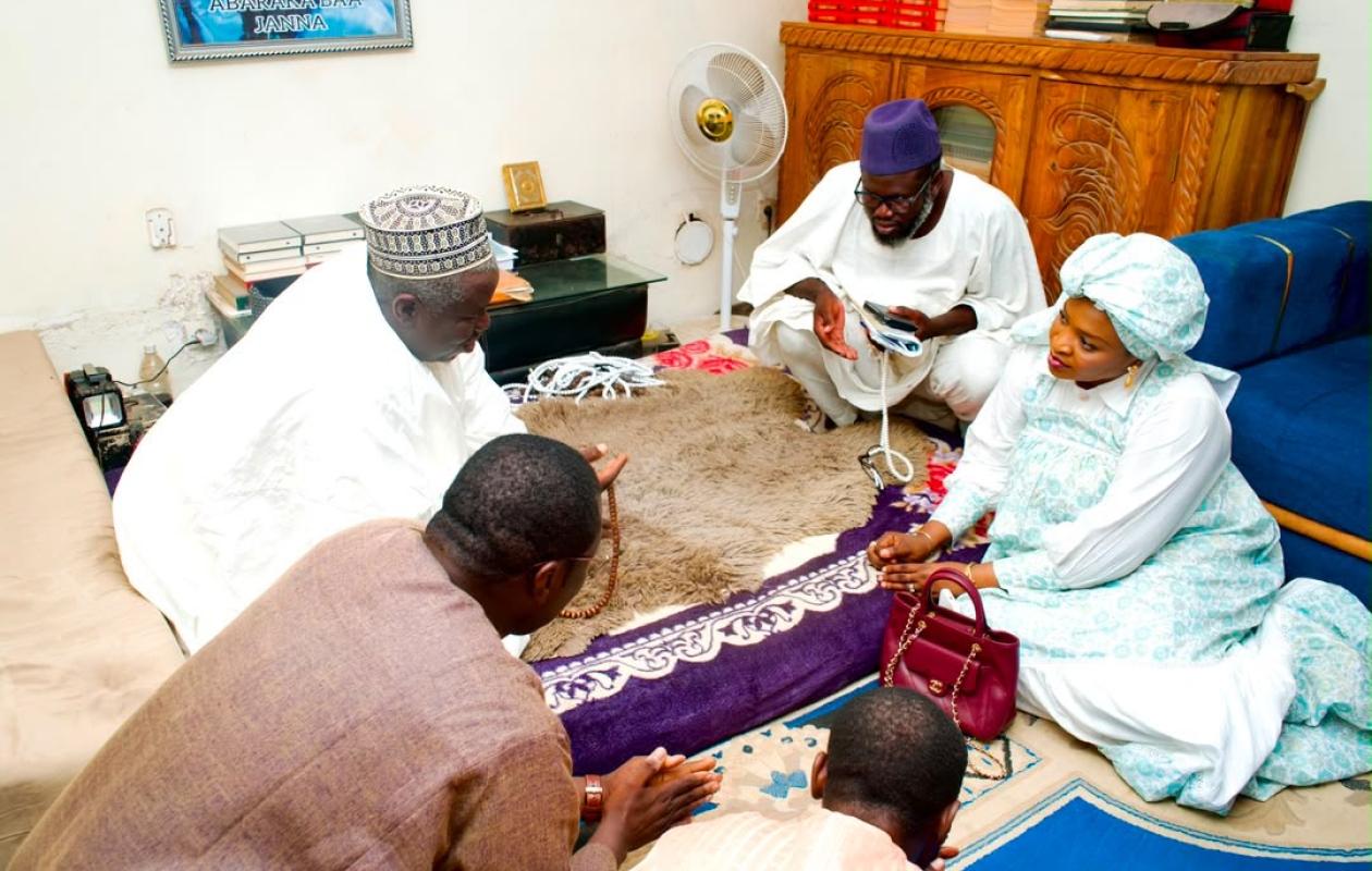 Kaolack : Le Khalif de Touba Sanokho réaffirme son soutien aux actions du Président Bassirou Diomaye Faye lors de la visite de Ndèye Fatou Mbodj