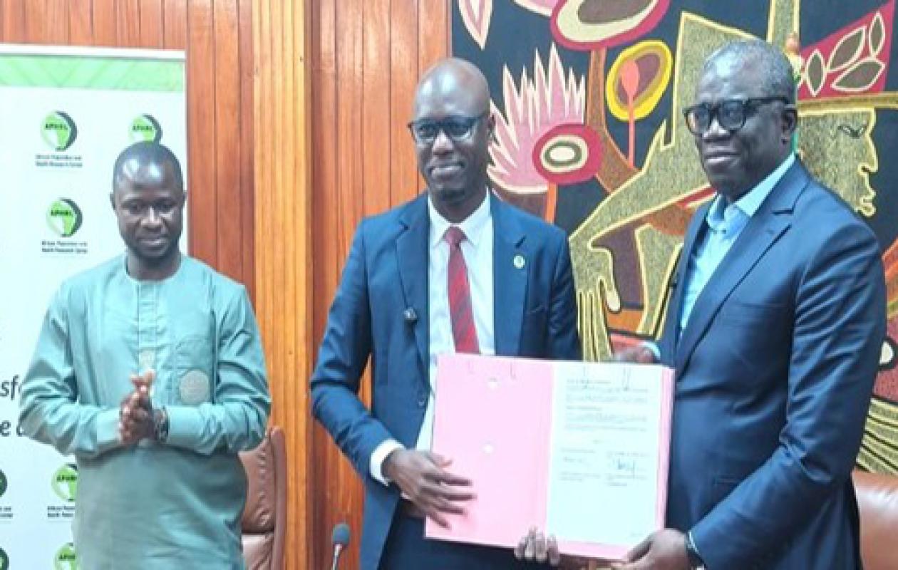 Recherche scientifique : L&rsquo;UCAD et l&rsquo;APHRC scellent un partenariat stratégique pour renforcer la recherche en Afrique
