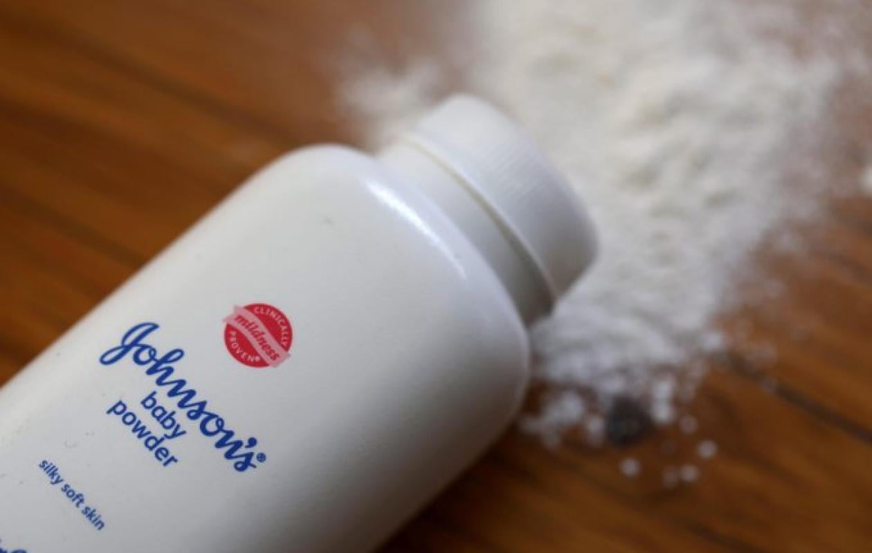 Talc dit cancérigène : Johnson & Johnson propose 5,5 milliards de dollars pour clore le contentieux