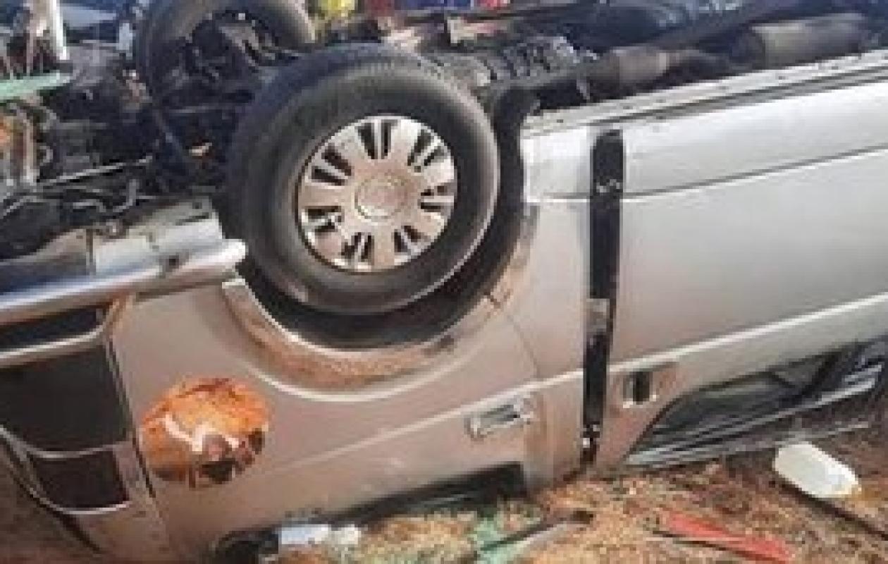 Accident sur l’autoroute à péage : Un véhicule de transport fait un tonneau à Diamniadio