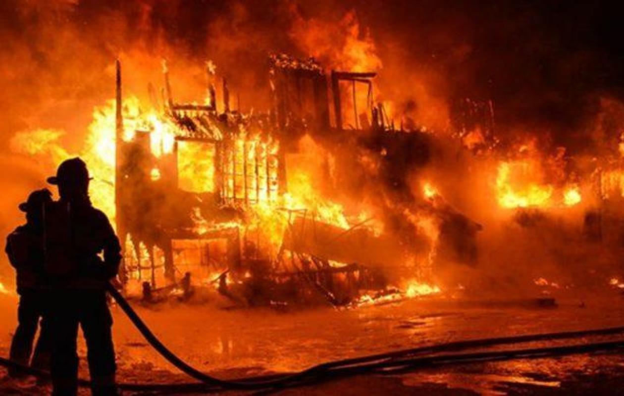 Incendie à Diamniadio : Un hangar de Sen Oscar ravagé par les flammes (vidéo)