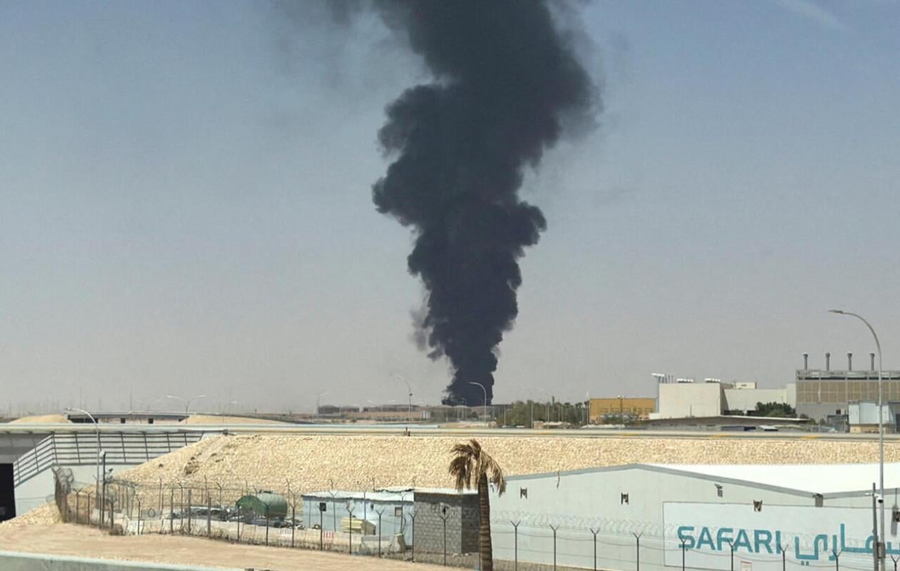 Two attacks hit Riyadh airport, killing three Saudis and injuring others