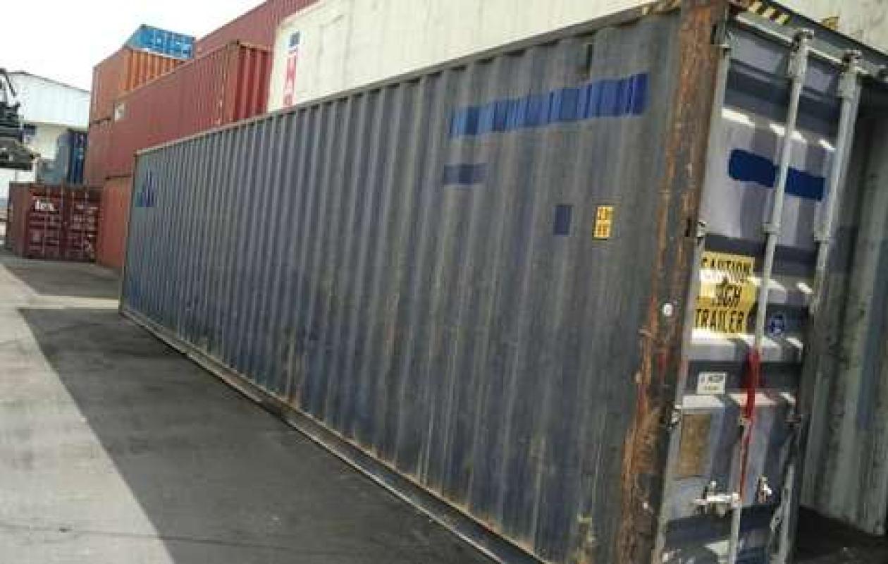 Dakar Port: A toxic meat container sought before it is put on sale