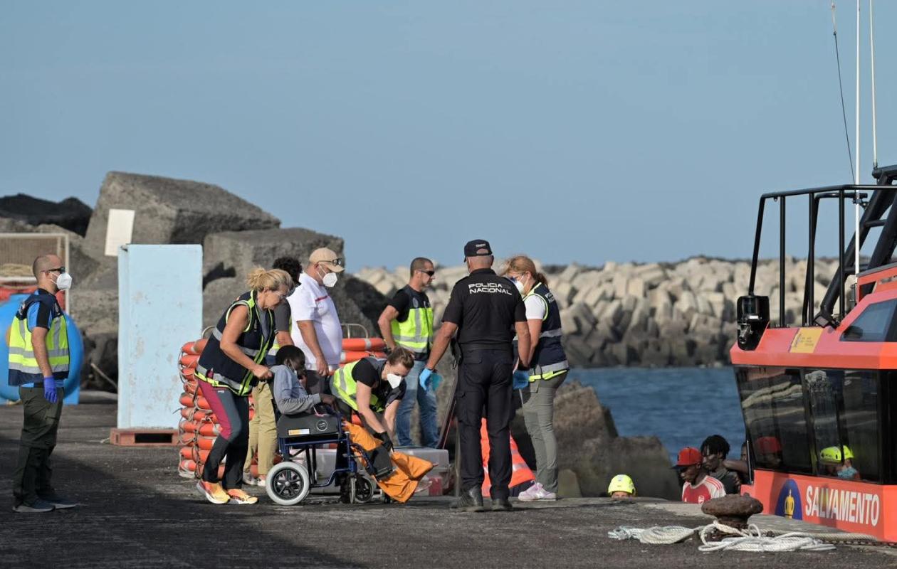 Canaries : 77 migrants, dont des Sénégalais, débarquent à El Hierro après huit jours de mer depuis la Gambie