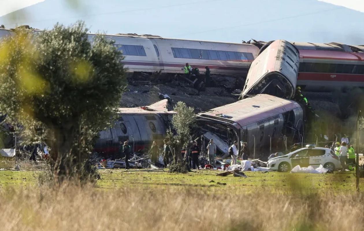 Espagne : le bilan de la collision entre deux trains à grande vitesse atteint 30 morts