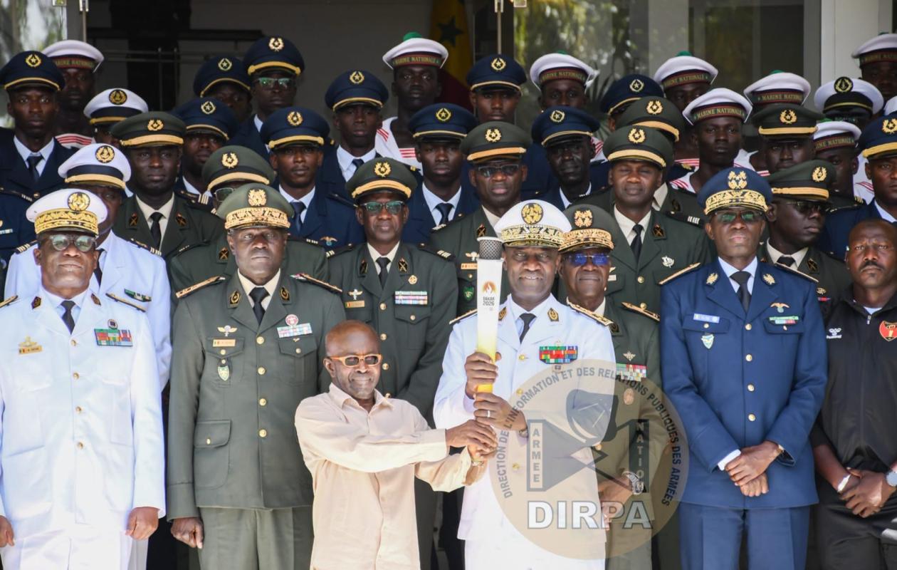 JOJ Dakar 2026 : la flamme olympique accueillie à l'État-major général des armées